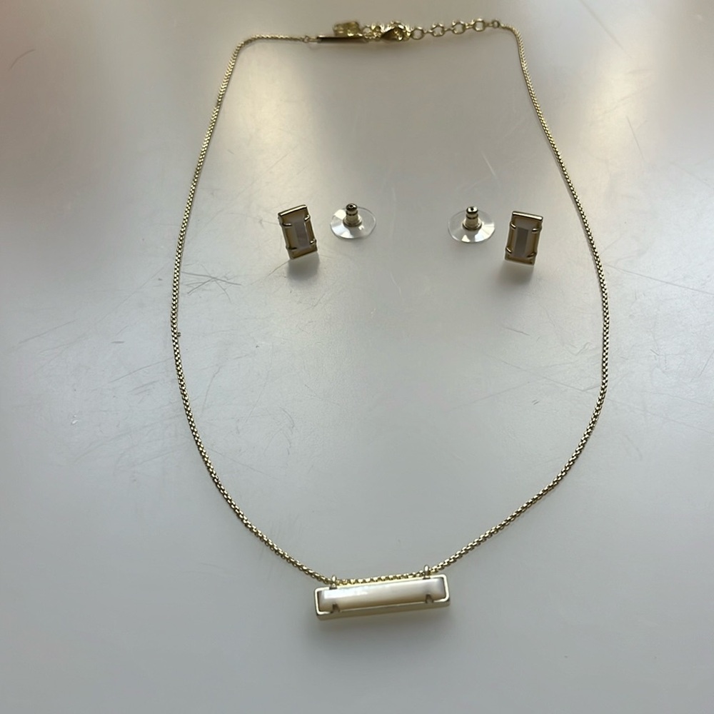 Kendra Scott never worn pendant, necklace, and earrings